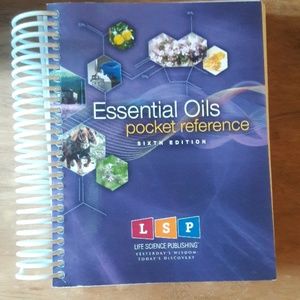 Essential Oils Pocket Reference 6th Edition